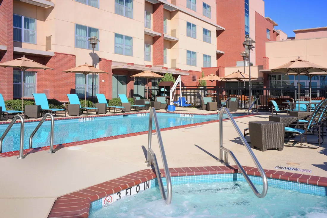 Residence Inn — Outdoor Pool